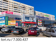 Город Саратов. Торговый центр "Пентагон" (2014 год). Редакционное фото, фотограф Сергей Лаврентьев / Фотобанк Лори