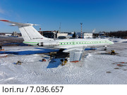 Пассажирский самолет Ту-134Б-3 на ремонтной площадке Нижегородского аэропорта Стригино (2015 год). Редакционное фото, фотограф Nikolay Pestov / Фотобанк Лори