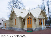 Фельдъегерский домик. Петергоф (2015 год). Редакционное фото, фотограф Александр Щепин / Фотобанк Лори