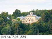 Кримулдский дворец, Сигулда, Латвия (2014 год). Стоковое фото, фотограф Юлия Бабкина / Фотобанк Лори
