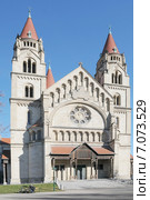 Церковь Святого Франциска Ассизского ( Franz Von Assisi Kirche) на Мексиканской площади ( Mexikoplatz) в Вене. Австрия (2014 год). Стоковое фото, фотограф stargal / Фотобанк Лори