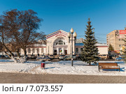 Город Тула. Вид на автовокзал города на фоне голубого неба зимним днём (2015 год). Редакционное фото, фотограф Игорь Низов / Фотобанк Лори
