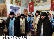 Всенощное бдение в Спасском храме посёлка Андреевка, Солнечногорский район (2015 год). Редакционное фото, фотограф Дмитрий Неумоин / Фотобанк Лори