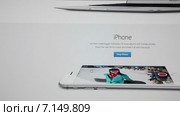 Страница распродаж в официальном интернет магазине Apple store во время черной пятницы (2014 год). Редакционное видео, видеограф Кекяляйнен Андрей / Фотобанк Лори