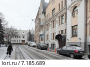Москва, Чистый переулок дом 8 с видом на Большой Левшинский переулок и шпиль МИДа (2015 год). Редакционное фото, фотограф Дмитрий Неумоин / Фотобанк Лори