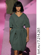 NEW YORK, NY - SEPTEMBER 11: Model Joan Smalls walk the runway at Marc Jacobs during Mercedes-Benz Fashion Week Spring 2015 at Seventh Regiment Armory on September 11, 2014 in NYC. Редакционное фото, фотограф Anton Oparin / Фотобанк Лори