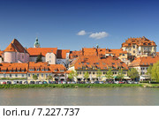 Slovenia, Maribor, Maribor's Old Town along the Drava river. Стоковое фото, агентство BE&W Photo / Фотобанк Лори