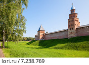 Стены и башни Новгородского кремля в солнечный день. Стоковое фото, фотограф FotograFF / Фотобанк Лори