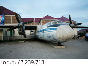 Кафе "Самолет АН-24Б" на трассе М-4 "Дон" (2009 год). Редакционное фото, фотограф A Челмодеев / Фотобанк Лори
