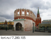 У Кутафьей башни пасмурным днем. Московский Кремль (2015 год). Стоковое фото, фотограф Виктор Карасев / Фотобанк Лори