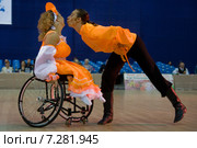 Турнир по спортивным бальным танцам на инвалидных колясках (2009 год). Редакционное фото, фотограф Дмитрий Николаев / Фотобанк Лори