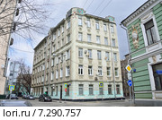 Москва, доходный дом 19/28 на пересечении Подсосенского и Лялина переулков, 1910 год постройки (2015 год). Редакционное фото, фотограф Овчинникова Ирина / Фотобанк Лори