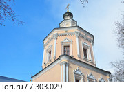 Храм Святой Живоначальной Троицы в Хохлах, Москва, 1610 год постройки (2015 год). Стоковое фото, фотограф Овчинникова Ирина / Фотобанк Лори