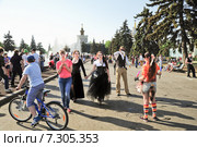Участники фестиваля мыльных пузырей Dreamflash 2014 на ВДНХ. Редакционное фото, фотограф Алёшина Оксана / Фотобанк Лори