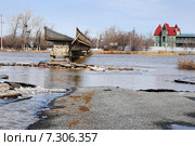 Последствия наводнения. Разрушенный мост. Стоковое фото, фотограф Валерий Тырин / Фотобанк Лори