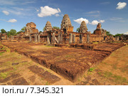 Cambodia, Siem Reap, Angkor, East Mebon Temple. Стоковое фото, агентство BE&W Photo / Фотобанк Лори
