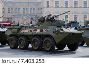 БТР-82А перед репетицией парада в честь Дня Победы крупным планом. Санкт-Петербург (2015 год). Редакционное фото, фотограф Виктор Карасев / Фотобанк Лори