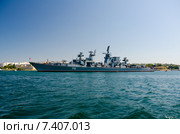 Военное судно БПК «Керчь» (Бортовой номер — 713) в море у Севастополя (2014 год). Редакционное фото, фотограф Ирина Балина / Фотобанк Лори