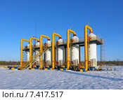 Газотранспортное оборудование. Пылеуловители на газовой компрессорной станции. Стоковое фото, фотограф Григорий Писоцкий / Фотобанк Лори