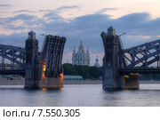 Санкт-Петербург. Смольный собор в проеме разведенного Большеохтинского моста (2015 год). Стоковое фото, фотограф Литвяк Игорь / Фотобанк Лори