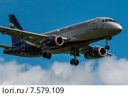 Самолет Сухой SuperJet 100-95 авиакомпании Аэрофлот (2015 год). Редакционное фото, фотограф Антон Афанасьев / Фотобанк Лори