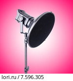 Studio light stand against the gradient. Стоковое фото, фотограф Elnur / Фотобанк Лори
