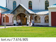 Собор Успения Пресвятой Богородицы. Тихвинский Богородице-Успенский монастырь (2014 год). Редакционное фото, фотограф Александр Щепин / Фотобанк Лори