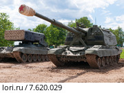 Самоходная артиллерийская установка САУ "Мста-С" на полигоне. Парк "Патриот". "Армия-2015". Кубинка, Алабино. Редакционное фото, фотограф Алексей Бок / Фотобанк Лори
