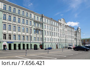 Москва, улица Воздвиженка, 4/7 стр.1. Приёмная Президента Российской Федерации. Бывшая гостиница «Петергоф» (2015 год). Редакционное фото, фотограф Елена Коромыслова / Фотобанк Лори