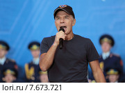 Эстрадный певец Олег Газманов на церемонии закрытия Международного военно-технического форума "Армия-2015". Кубинка, военно-патриотический парк "Патриот" Редакционное фото, фотограф Игорь Долгов / Фотобанк Лори