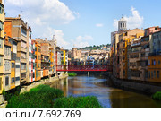 Onyar at Girona in sunny day. Catalonia (2014 год). Стоковое фото, фотограф Яков Филимонов / Фотобанк Лори