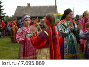 Усть-Цильма, Республика Коми, XII Республиканский праздник «Усть-Цилемская горка», дети играют в народные игры (2015 год). Редакционное фото, фотограф Елена Боброва / Фотобанк Лори