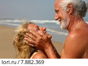 woman man smiling smile water. Стоковое фото, фотограф Marc Jones / PantherMedia / Фотобанк Лори