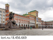 Площадь Оболенского-Ноготкова. Йошкар-Ола (2015 год). Редакционное фото, фотограф Сергей Лаврентьев / Фотобанк Лори