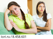 Sad young women looking away. Стоковое фото, фотограф Яков Филимонов / Фотобанк Лори