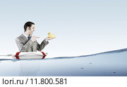 Businessman with duck. Стоковое фото, фотограф Sergey Nivens / Фотобанк Лори