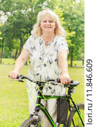 happy senior woman outdoor. Стоковое фото, фотограф Mitar gavric / PantherMedia / Фотобанк Лори