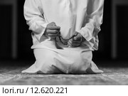 Young Muslim Guy Praying. Стоковое фото, фотограф Jasminko Ibrakovic / PantherMedia / Фотобанк Лори