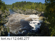 Водопад Воицкий Падун, расположен на реке Нижний Выг неподалеку от г. Надвоицы и Беломорканала, Республика Карелия. Стоковое фото, фотограф Photojuli / Фотобанк Лори