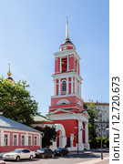 Храм Троицы Живоначальной в Вишняках на Пятницкой улице, Москва (2015 год). Редакционное фото, фотограф Галина Ермолаева / Фотобанк Лори