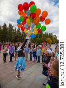 Запуск воздушных шаров в финале праздника (2015 год). Редакционное фото, фотограф Иван Карпов / Фотобанк Лори