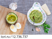 Avocado paste with egg, cheese and garlic. Стоковое фото, фотограф Алёшина Оксана / Фотобанк Лори