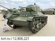 Т-26 - советский легкий пехотный танк образца 1939 года на Международном военно-техническом форуме "Армия-2015". Кубинка, военно-патриотический парк "Патриот" Редакционное фото, фотограф Игорь Долгов / Фотобанк Лори