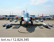 Самолет Як-130 (бортовой 01 красный) и комплекс "Талисман". МАКС-2015. Редакционное фото, фотограф Alexei Tavix / Фотобанк Лори