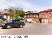 Поворот с Углической на Ананинскую улицу в городе Мышкин Ярославской области (2015 год). Редакционное фото, фотограф Алёшина Оксана / Фотобанк Лори