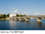 Карельский мост через залив Вакколахти. Отель Сеурахуоне. Сортавала, Карелия (2014 год). Редакционное фото, фотограф Александр Щепин / Фотобанк Лори