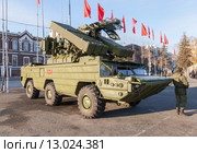 Зенитно-ракетный комплекс "Оса" на центральной площади в Самаре (2015 год). Редакционное фото, фотограф FotograFF / Фотобанк Лори
