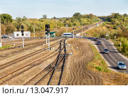 Вид на железнодорожный переезд. Город Льгов (2015 год). Стоковое фото, фотограф Сергей Лаврентьев / Фотобанк Лори