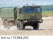 Демонстрация возможностей военного грузовика Волат, минского завода колесных тягачей в рамках Международного военно-технического форума АРМИЯ-2015 на полигоне Алабино в Московской области. Редакционное фото, фотограф Игорь Долгов / Фотобанк Лори
