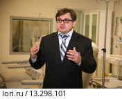 В Москве открылся уникальный  медицинский центр "Клинический госпиталь на Яузе".Заведующий отделением гемокоррекции Аркадий Ольшанский (2015 год). Редакционное фото, фотограф Александр С. Курбатов / Фотобанк Лори